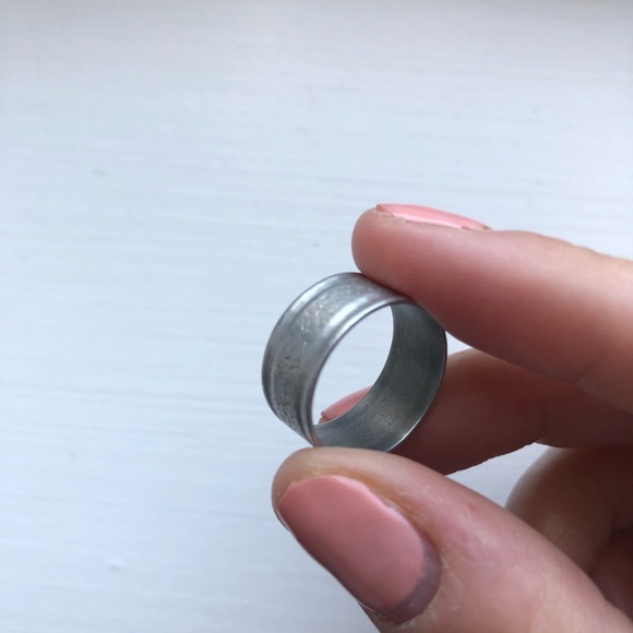 Boho chic vintage silver-colored tin ring - Picture 5 of 6